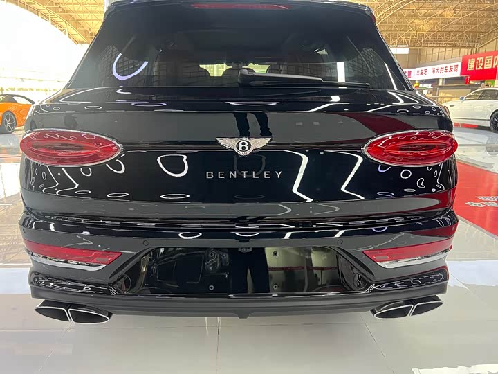 Фото 9 - Bentley Bentayga