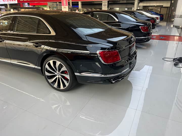Фото 6 - Bentley Flying Spur
