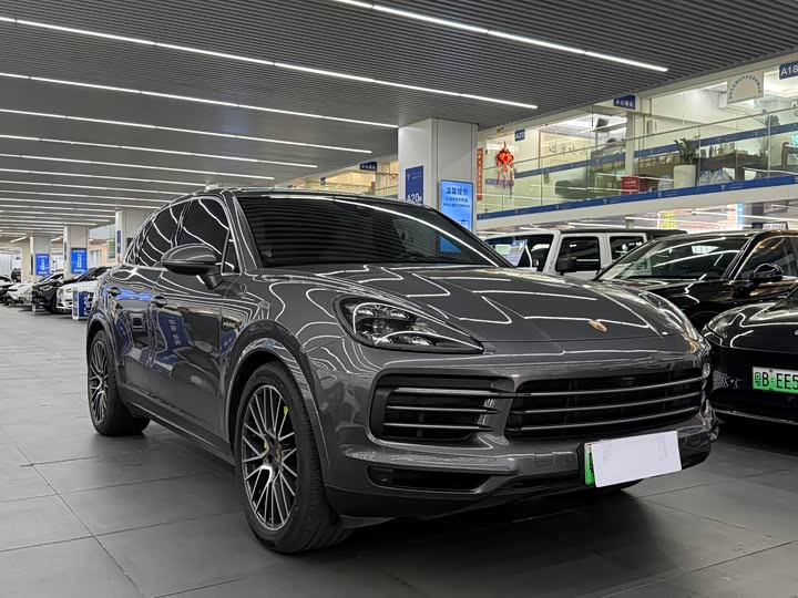 Фото 3 - Porsche Cayenne Hybrid