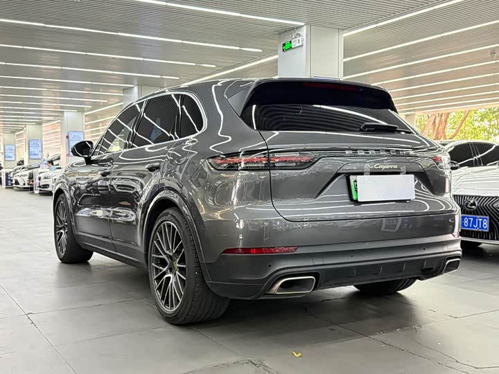 Фото 6 - Porsche Cayenne Hybrid