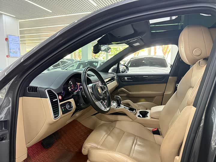 Фото 8 - Porsche Cayenne Hybrid