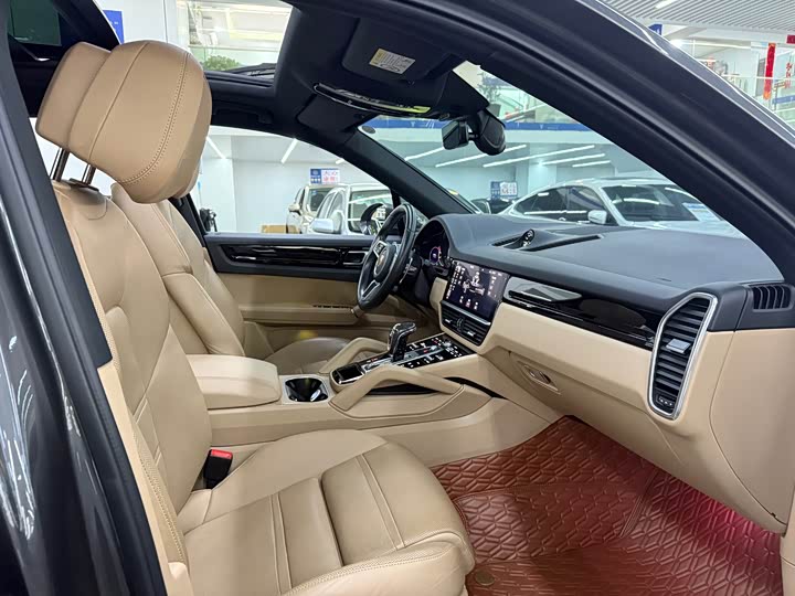 Фото 9 - Porsche Cayenne Hybrid