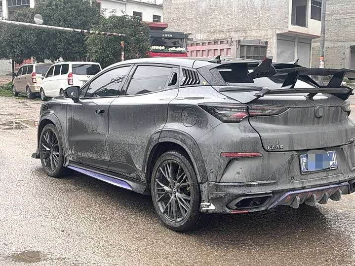 Фото 2 - Changan UNI-T