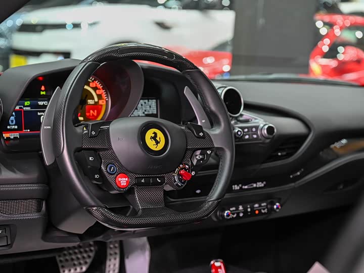 Photo 8 - Ferrari F8