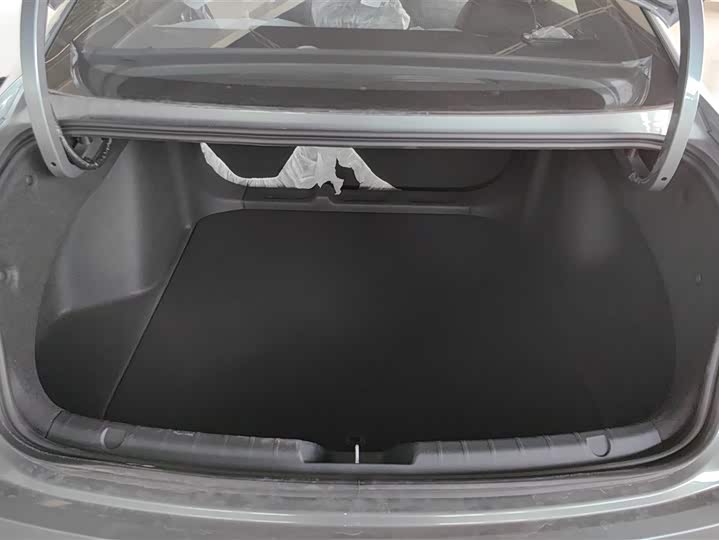 Фото 4 - Geely Preface