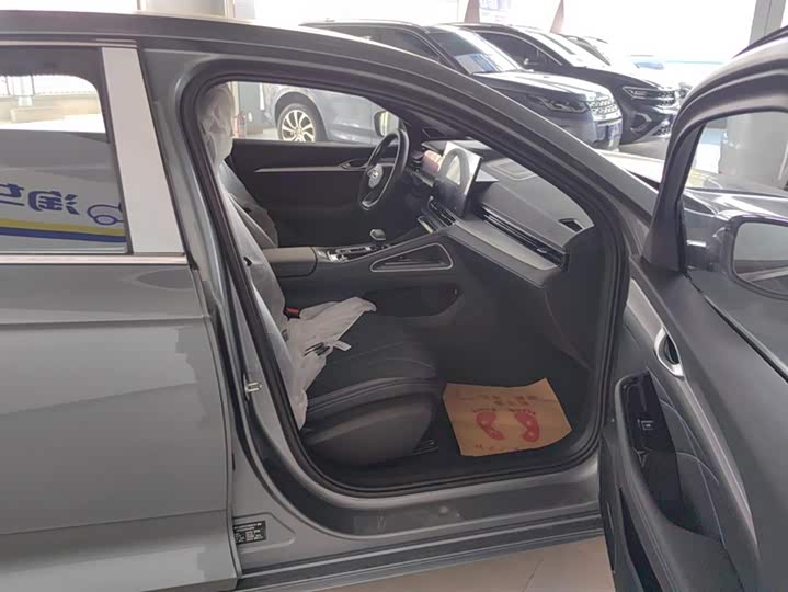 Фото 8 - Geely Preface