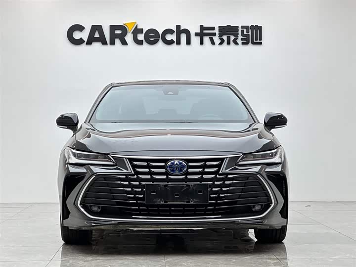 Photo 7 - Toyota Avalon