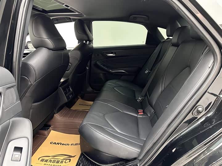 Photo 9 - Toyota Avalon