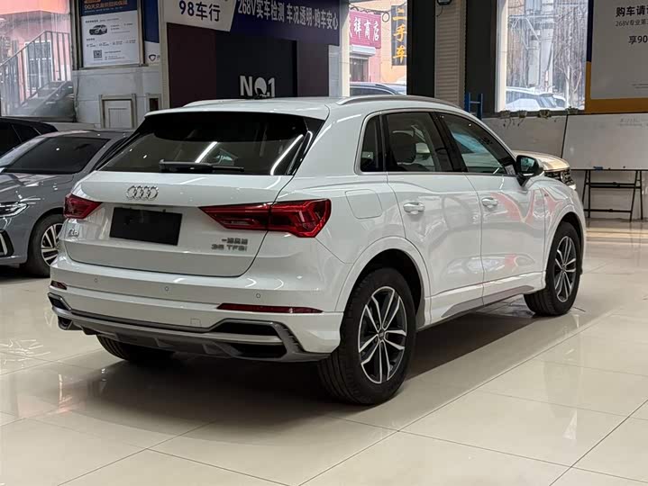 Фото 4 - Audi Q3