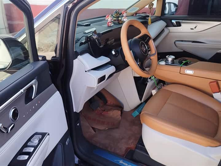 Фото 7 - Buick GL8 Hybrid