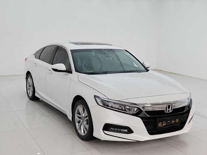 Фото 3 - Honda Accord