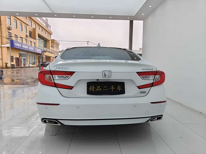 Фото 6 - Honda Accord