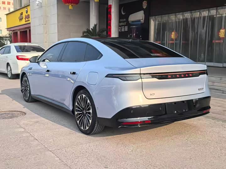 Фото 9 - Nissan N7