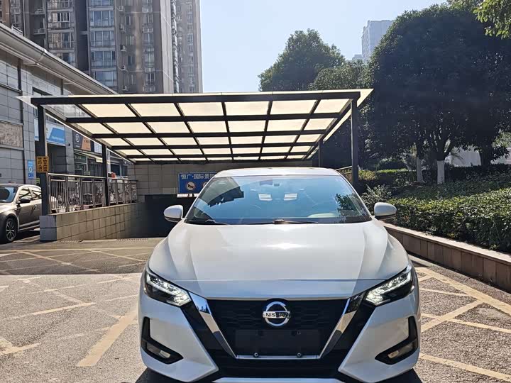 Фото 2 - Nissan Sylphy