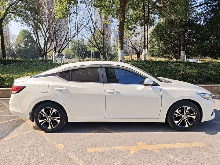 Фото 4 - Nissan Sylphy