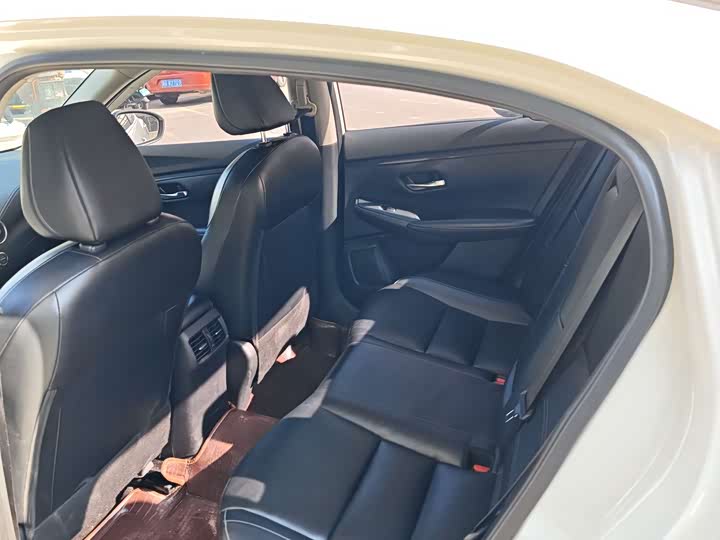 Фото 9 - Nissan Sylphy