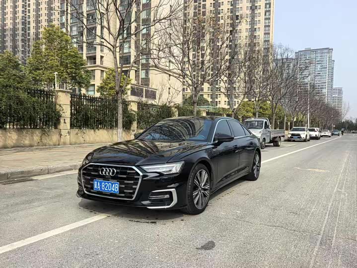 Фото 2 - Audi A6L