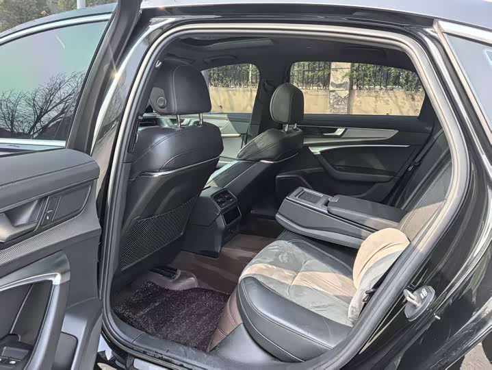 Фото 5 - Audi A6L