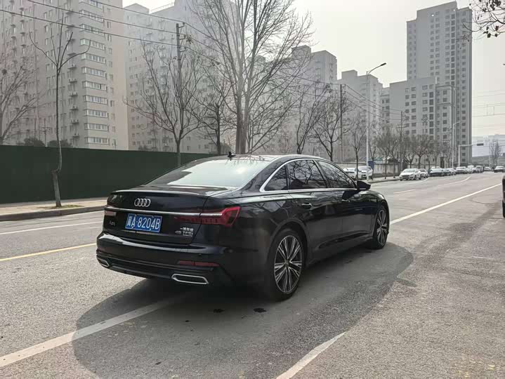 Фото 9 - Audi A6L