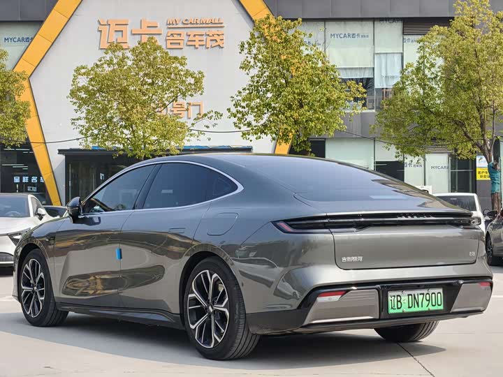 Photo 5 - Geely Galaxy E8