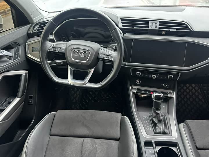 Фото 6 - Audi Q3