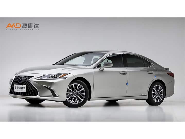 Фото 1 - Lexus ES