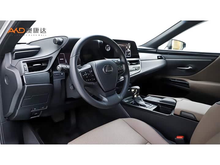 Фото 6 - Lexus ES