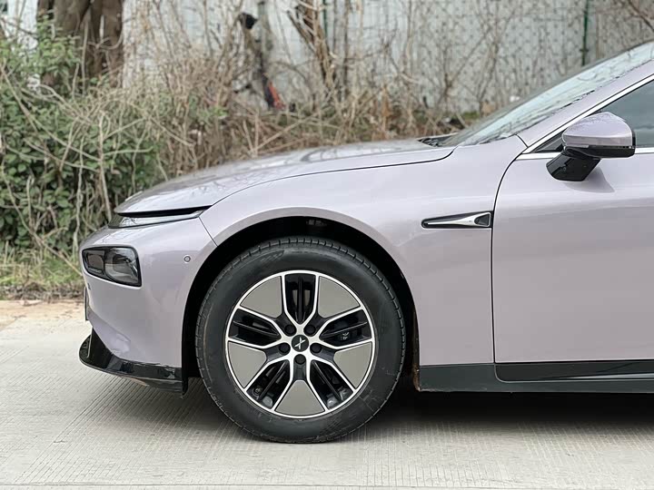 Фото 9 - XPeng P7