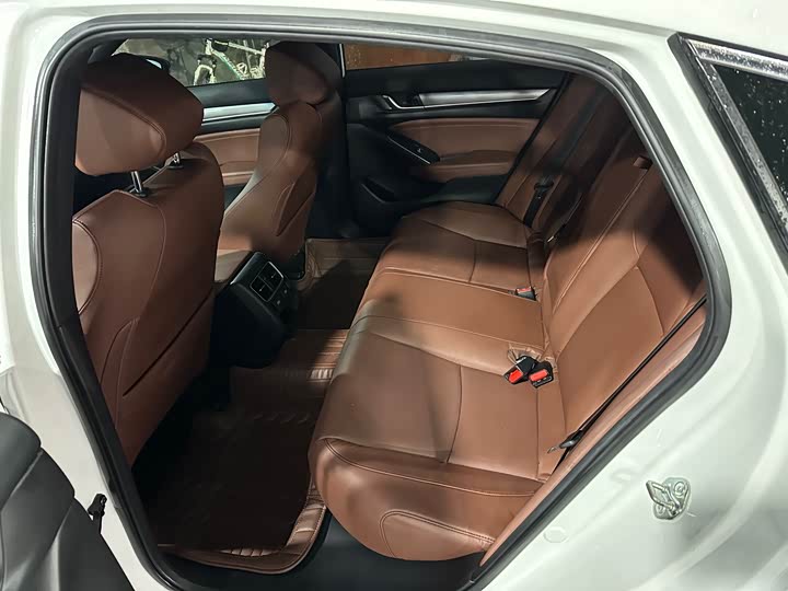 Фото 8 - Honda Inspire