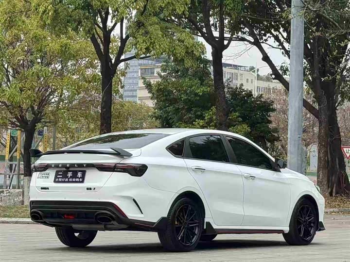 Фото 7 - Geely Binrui