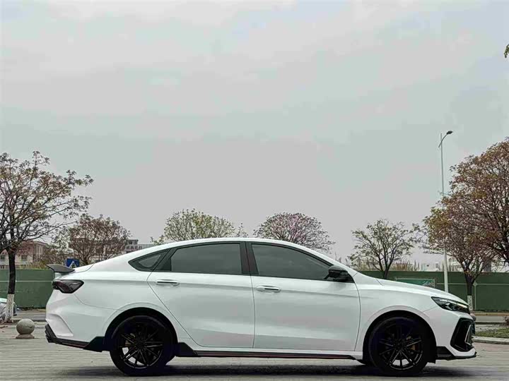 Фото 8 - Geely Binrui