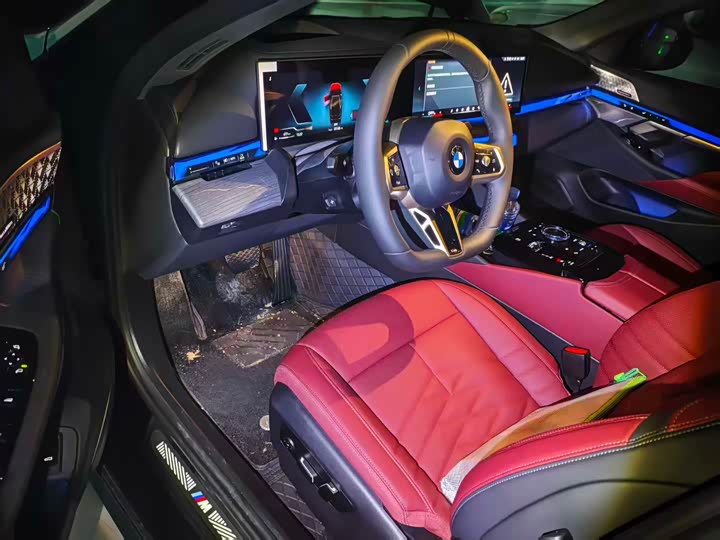 Photo 3 - BMW 5 Series