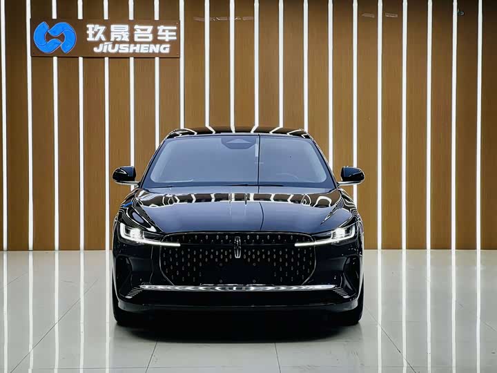 Photo 2 - Lincoln Z (Zephyr)