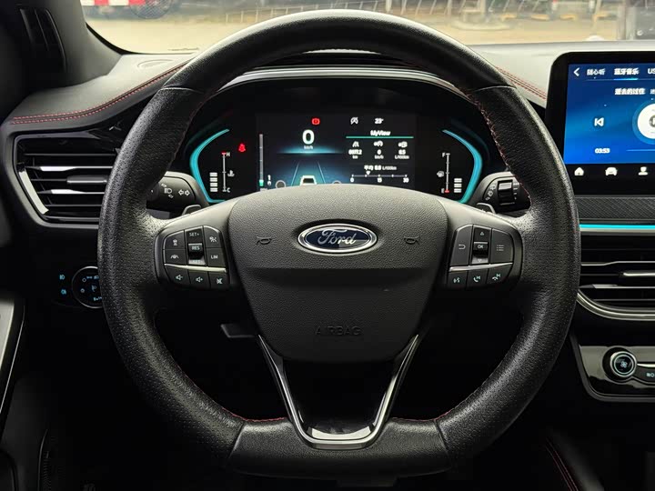 Фото 5 - Ford Focus