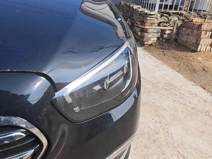 Фото 5 - Mercedes-Benz E-Class