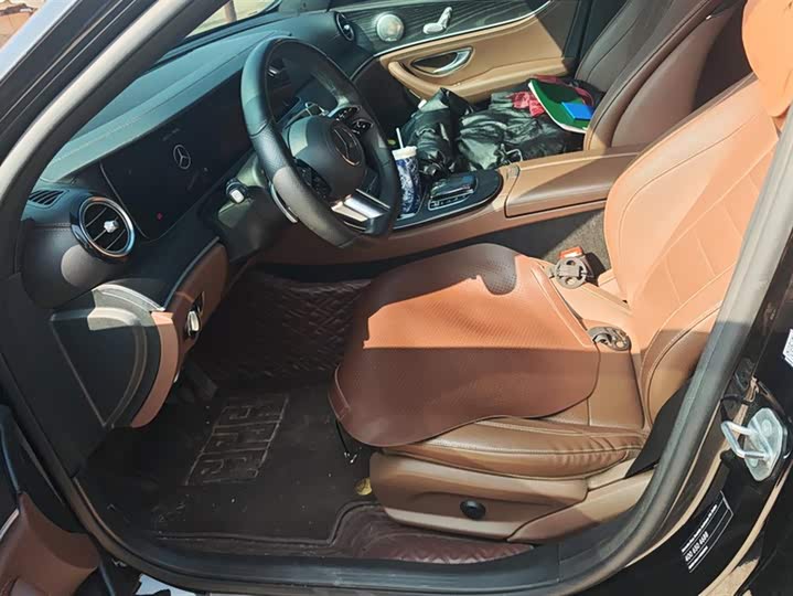 Фото 9 - Mercedes-Benz E-Class