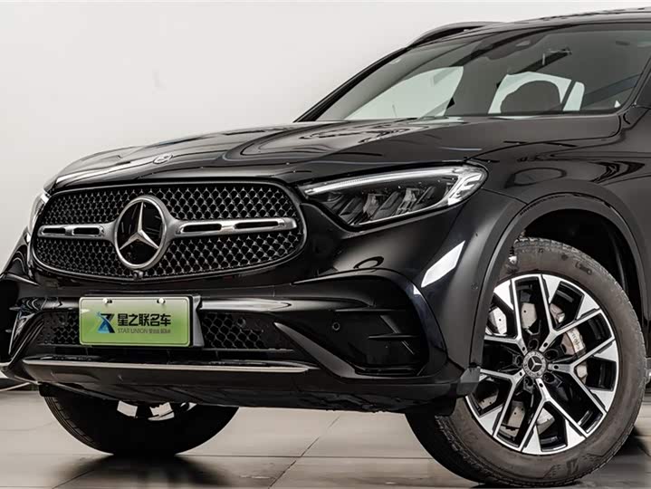 Photo 2 - Mercedes-Benz GLC-Class Hybrid