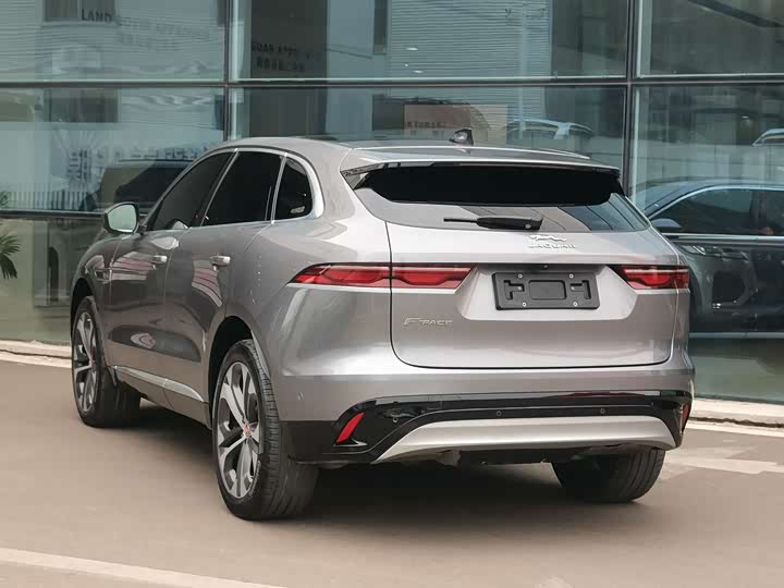 Фото 4 - Jaguar F-Pace