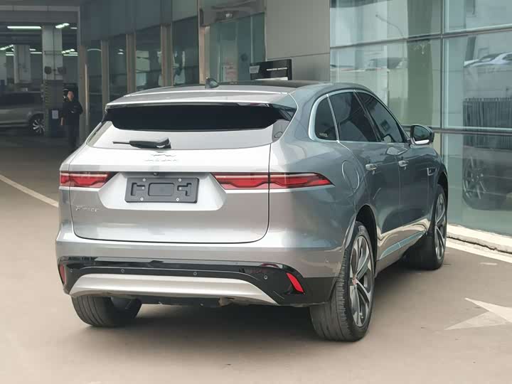 Фото 5 - Jaguar F-Pace