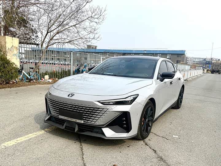 Фото 1 - Changan UNI-V