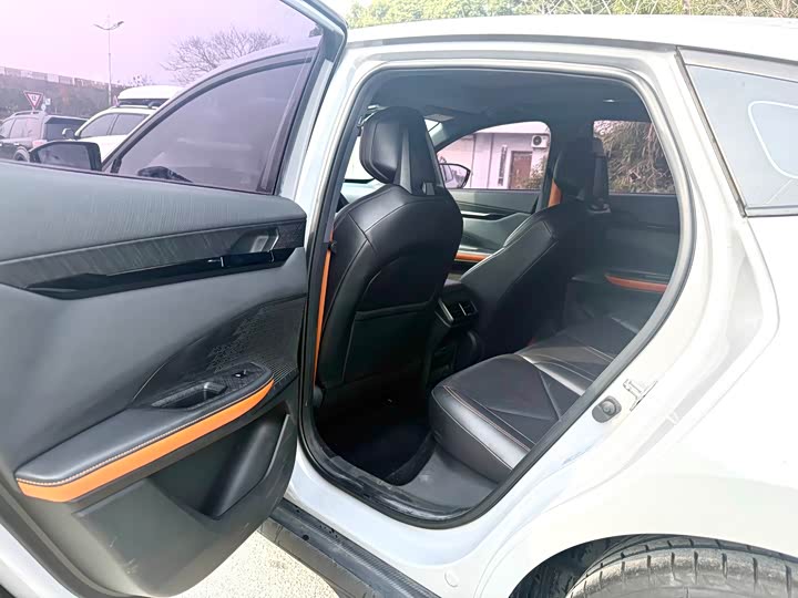 Фото 7 - Changan UNI-V