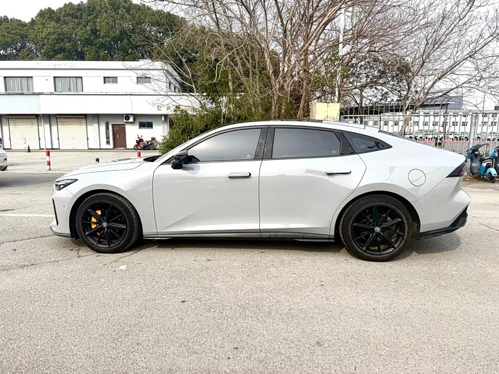 Фото 9 - Changan UNI-V