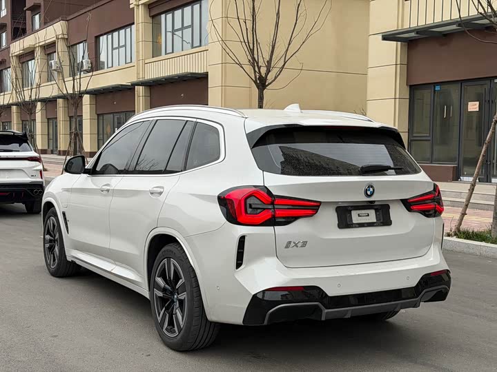 Фото 7 - BMW iX3