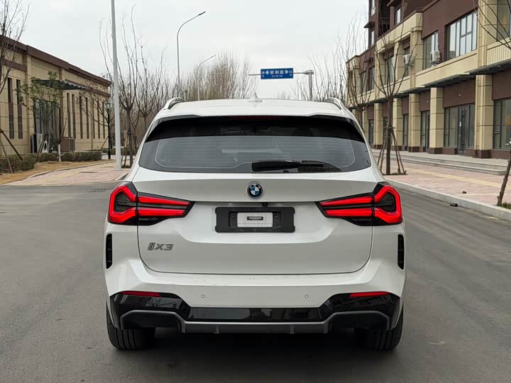 Фото 8 - BMW iX3