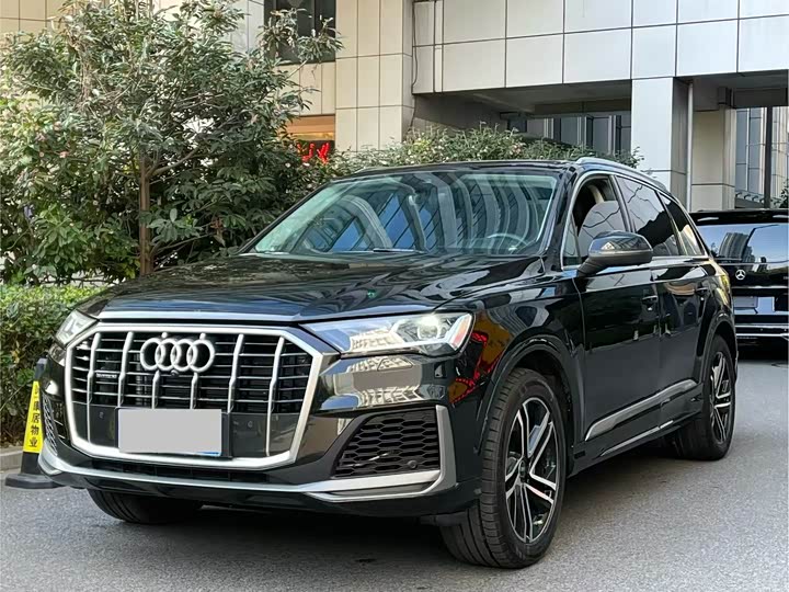 Фото 3 - Audi Q7