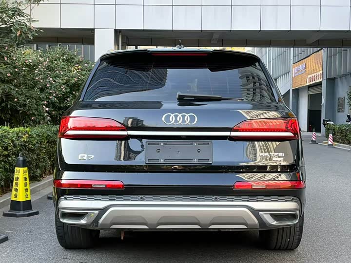 Фото 6 - Audi Q7