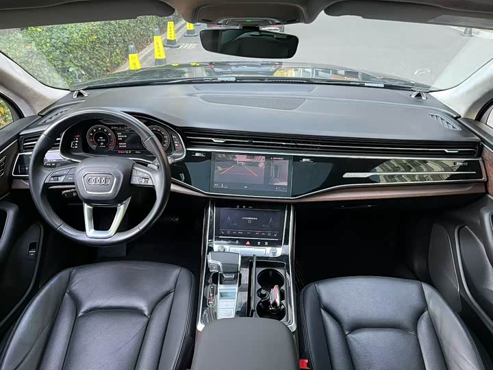 Фото 9 - Audi Q7