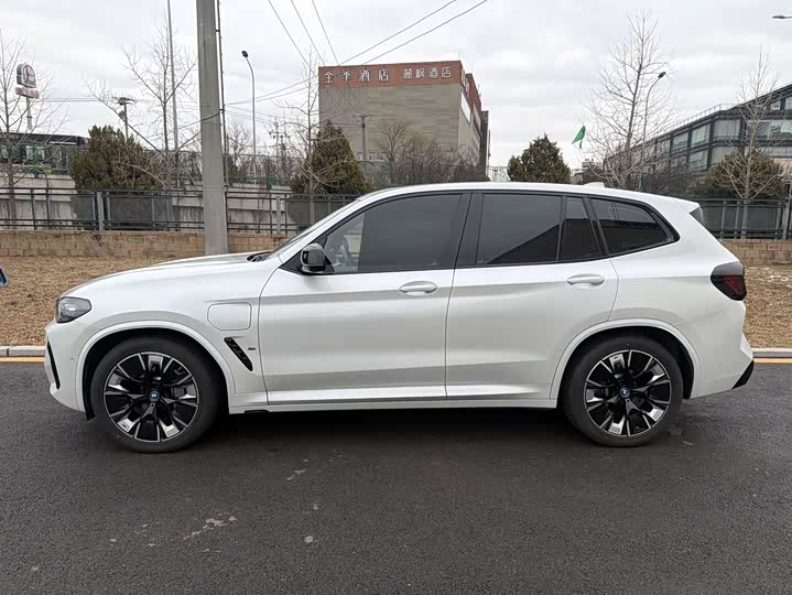 Фото 5 - BMW iX3