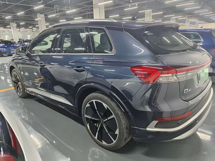 Фото 3 - Audi Q4 e-tron