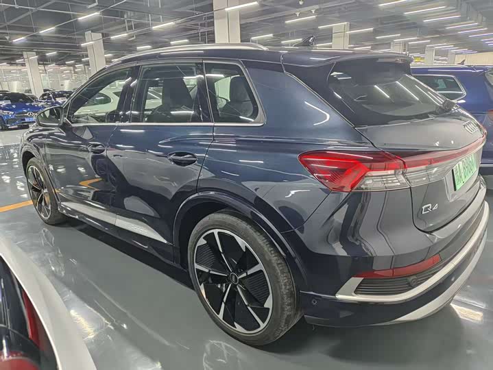 Фото 4 - Audi Q4 e-tron